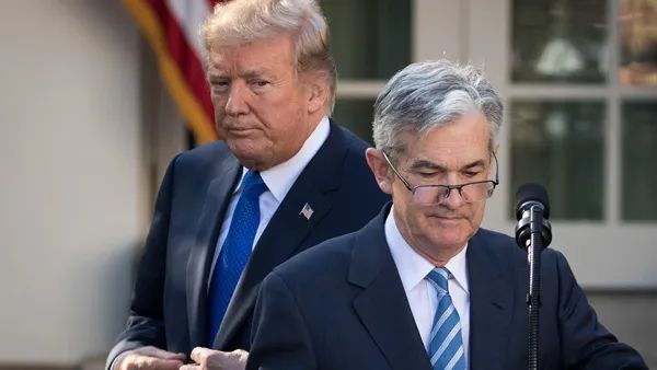 资料图：特朗普与鲍威尔 CNBC